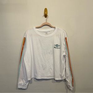 Rip Curl cropped long sleeve tee, beachy tee, surf tee.